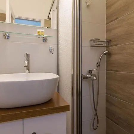 Adorable Modern 1br In The Heart Of Athens! Apartment *