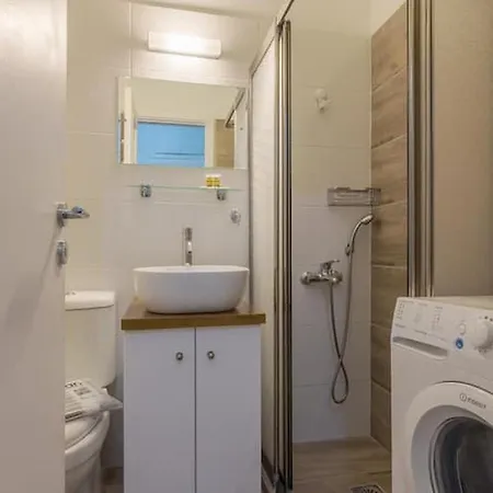 Apartment Adorable Modern 1br In The Heart Of Athens!